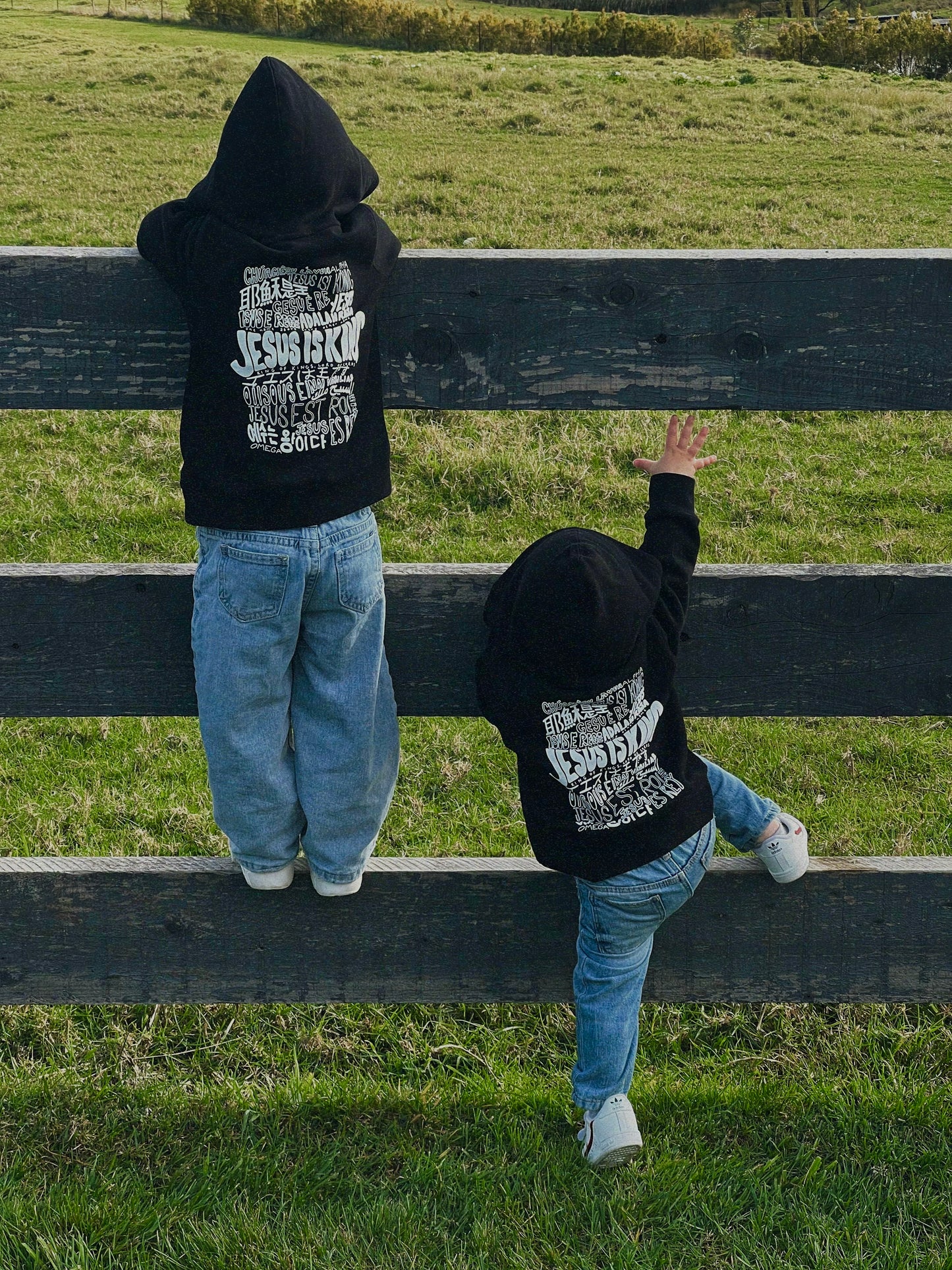 ‘Jesus is King’ - kids hoodie